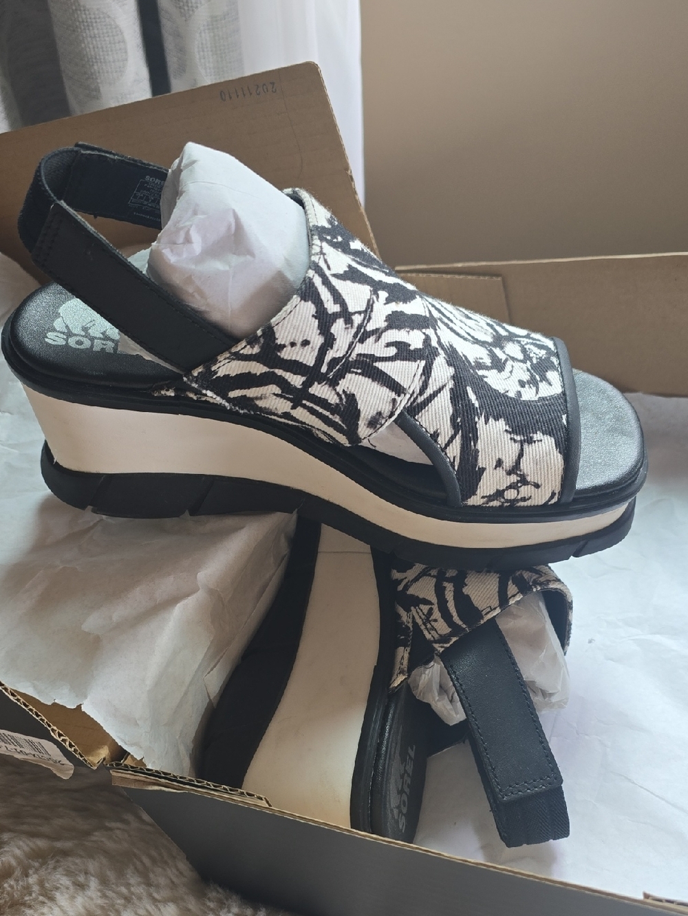 Sorel Black & White Floral Platform Sandal - Women's
